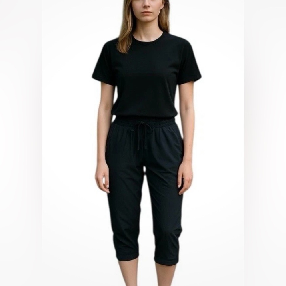 Lululemon Size 4 Dance Studio Cropped Jogger Pants